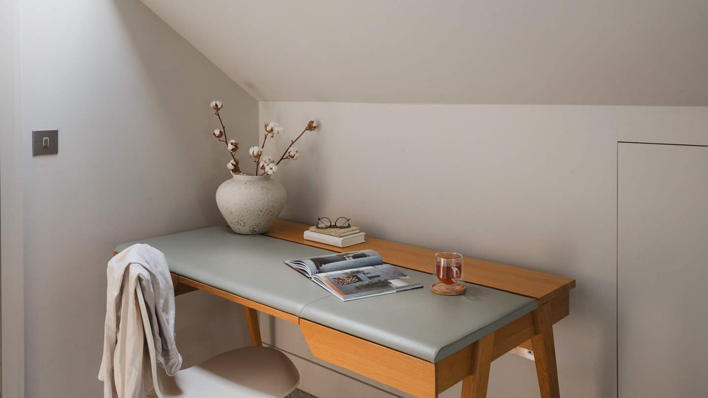 There's also a desk should you need to catch up on an email or two... 