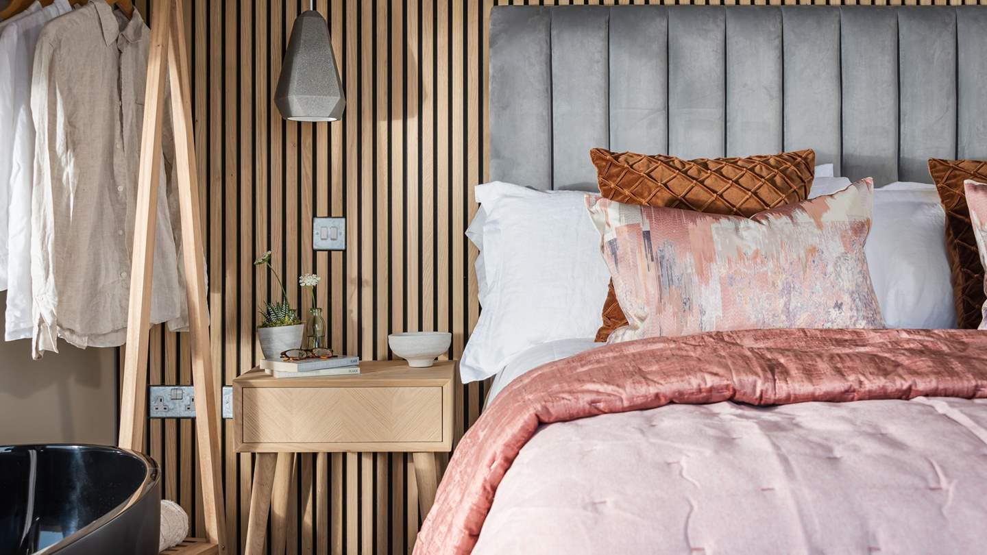 Hide in bed with your morning latte for lingering lie ins, quietly watching the waves roll in. 