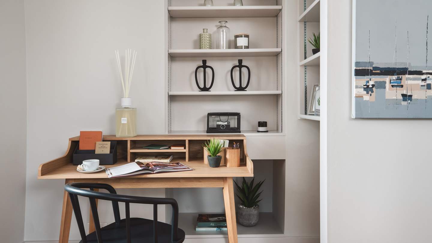 Discover a dreamy desk set up for those work-from-home moments...