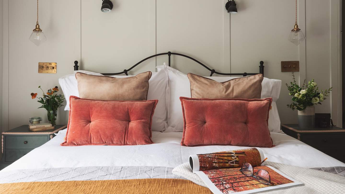 The king sized bed offers plenty of space for long, luxurious lie ins - bliss!