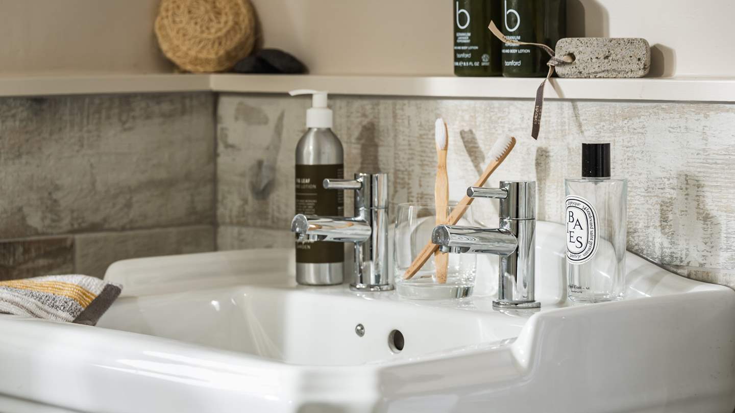 A dreamy space for your self-care rituals...