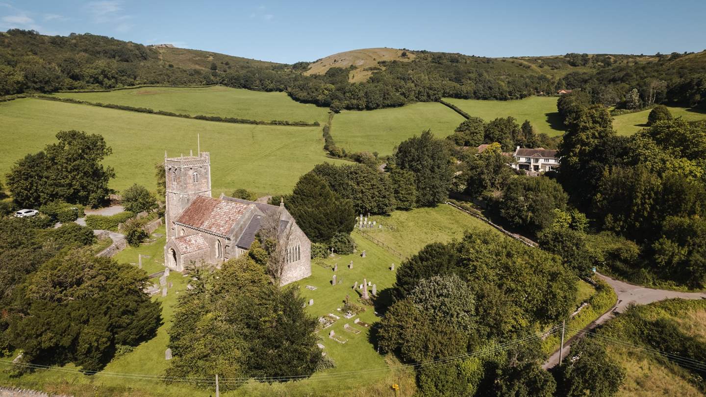 Nestled in the village of Compton Bishop on the western edge of the Mendip Hills, this stunning Somerset retreat is perfectly situated to discover the natural beauty that this tranquil corner of the world has to offer