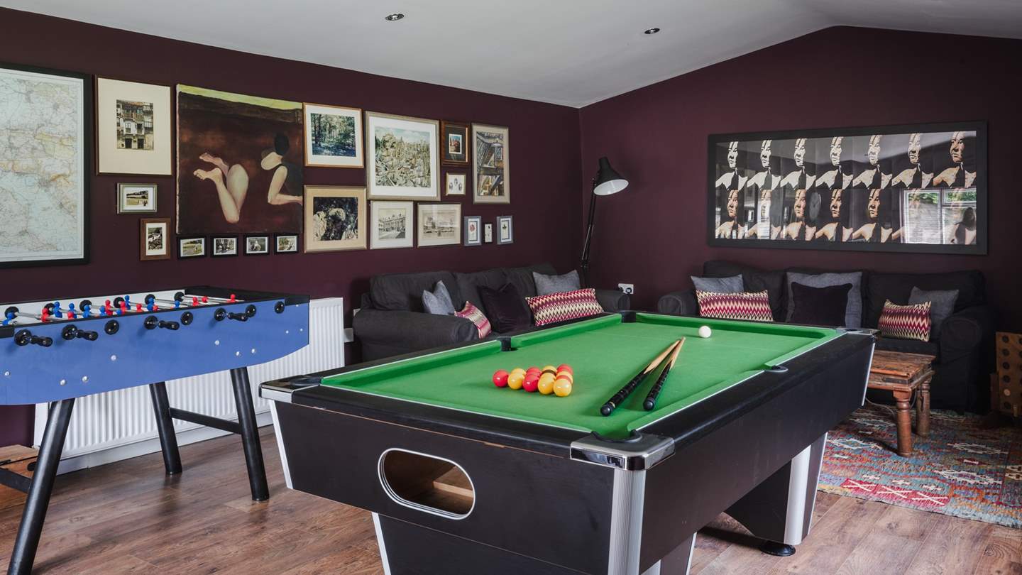 For children and those young at heart, you'll find an array of outdoor games, including a game of snooker