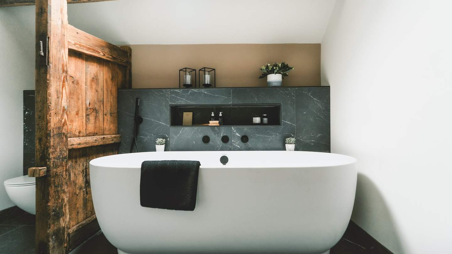 The sumptuous bath tub for two - the ultimate in relaxation