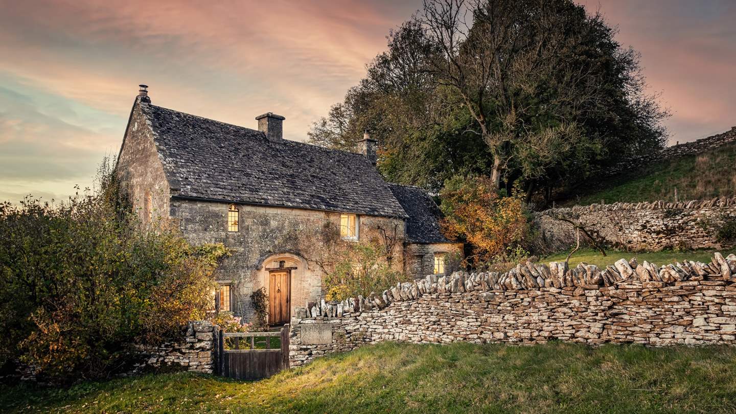 Welcome to Chantry Cottage, our exquisite luxury cottage in the Cotswolds...