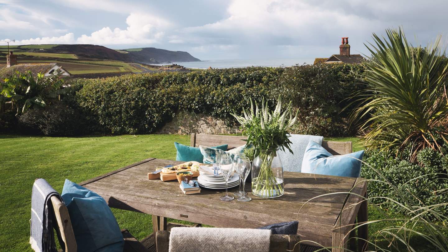 Welcome to Dune, our chic modern retreat close to the beach in Widemouth Bay
