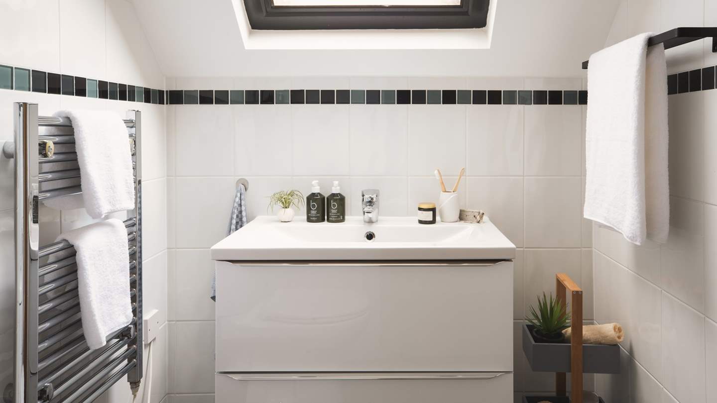 With two en suites, a family bathroom and a ground floor wet room, there won't be any queues in the morning!