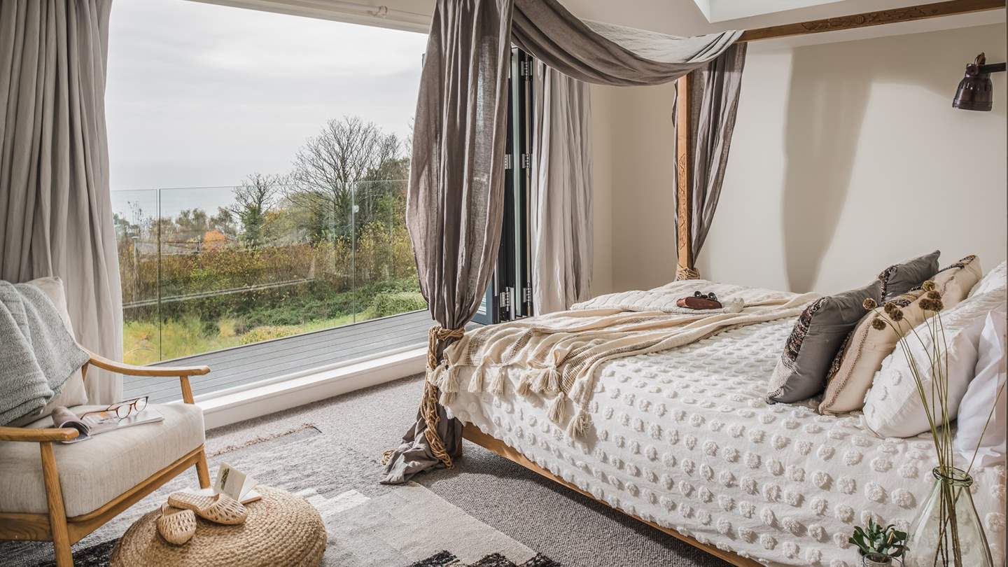 Only heavenly moments reside at our gorgeous abode, with far-reaching sea views from the comfort of a romantic four-poster bed...