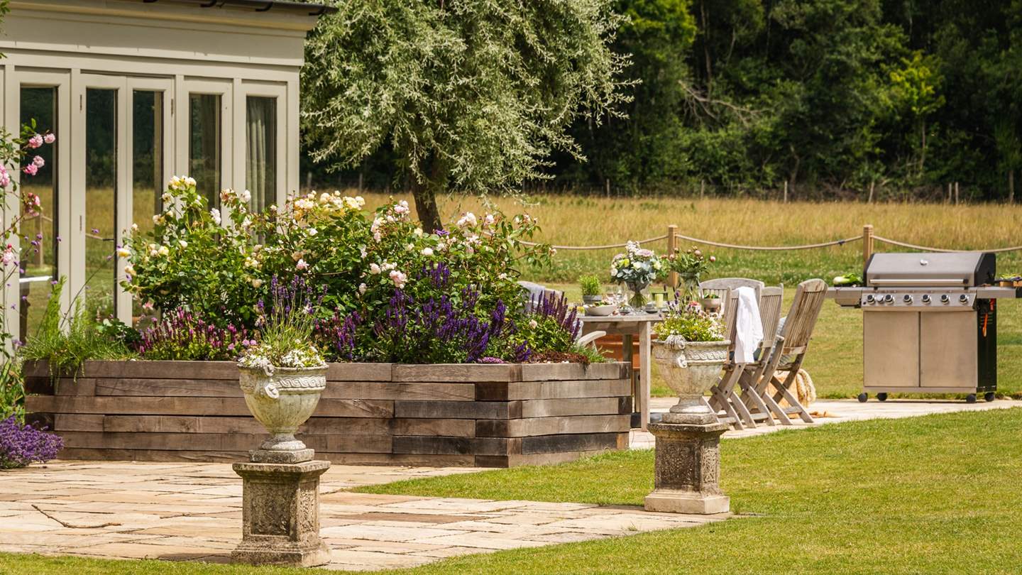 There is also a six-ring gas barbeque 