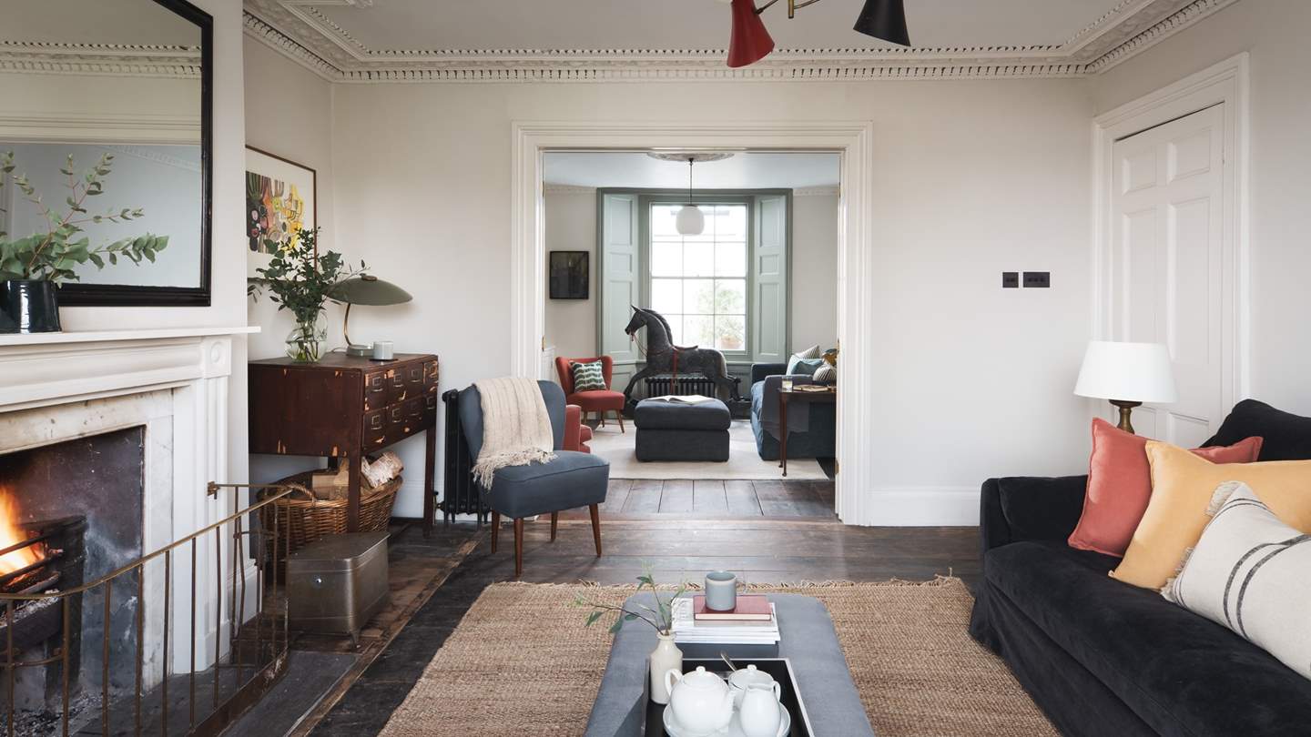 There are two gorgeous sitting rooms to choose from, with interconnecting doors which can be opened if desired