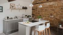 Craft laid-back lunches and romantic feasts in the beautiful kitchen...
