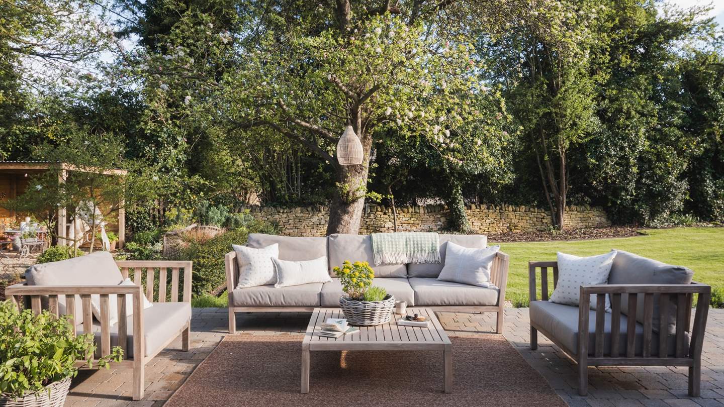 Dover's Rise is a dream sanctuary from which to explore the irresistible charm of the Cotswolds and all this heavenly corner of the world has to offer..