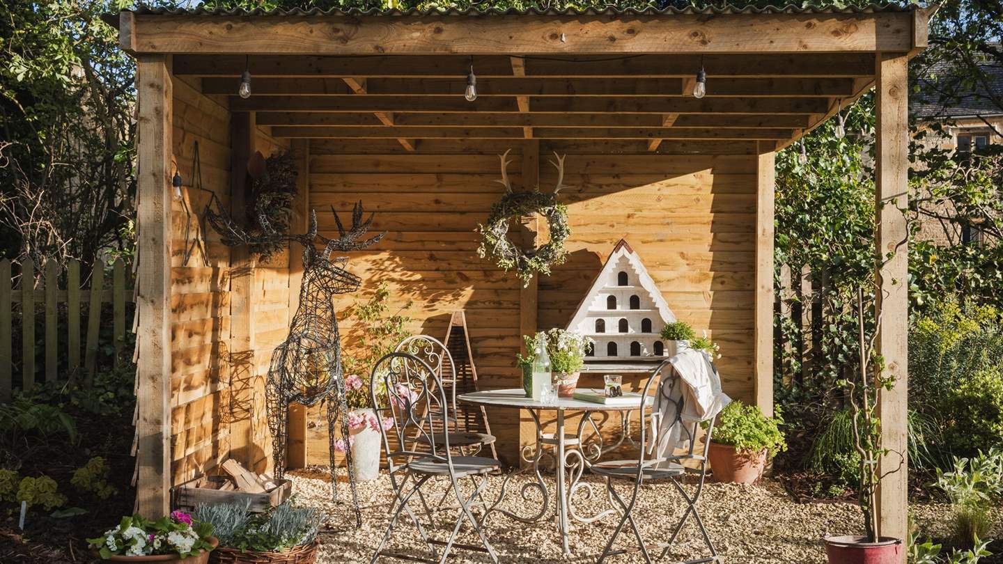 Dreamlike days exist in the cottage garden of dreams, perfectly curated for moments of quietude on sun-kissed days