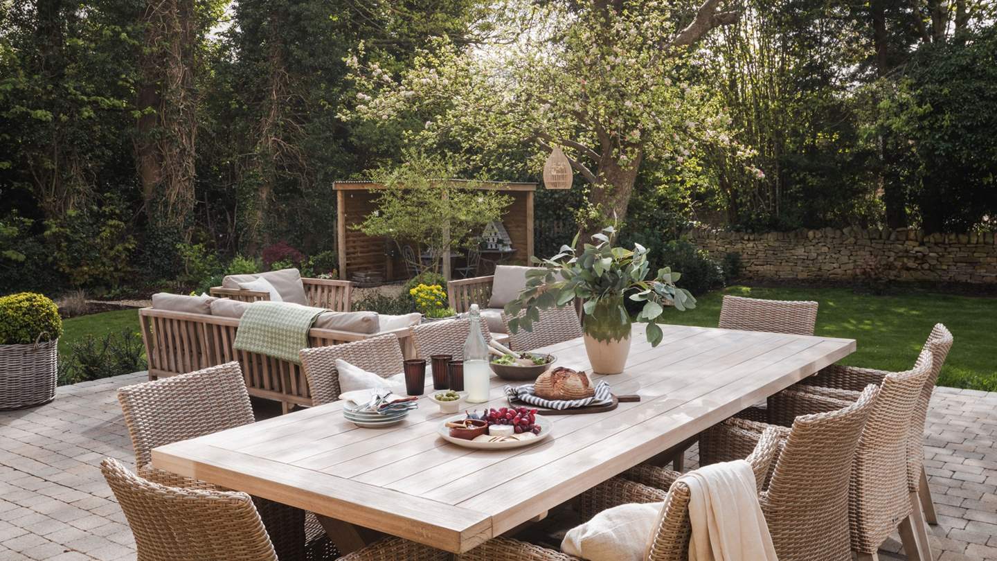 A country cottage garden of dreams...