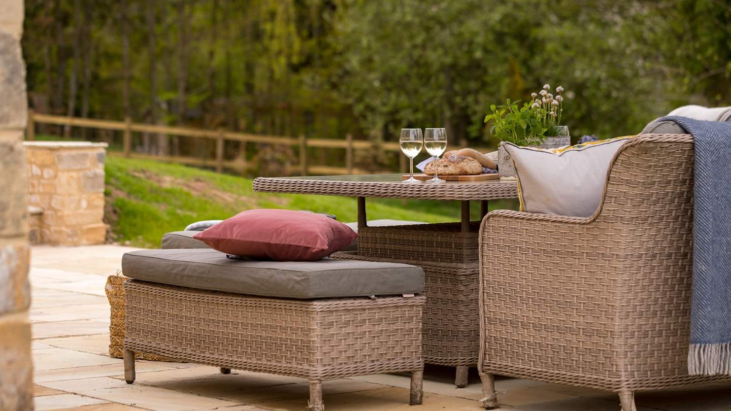 Listen to the sounds of the breeze through the trees whilst enjoying sundowners on the patio