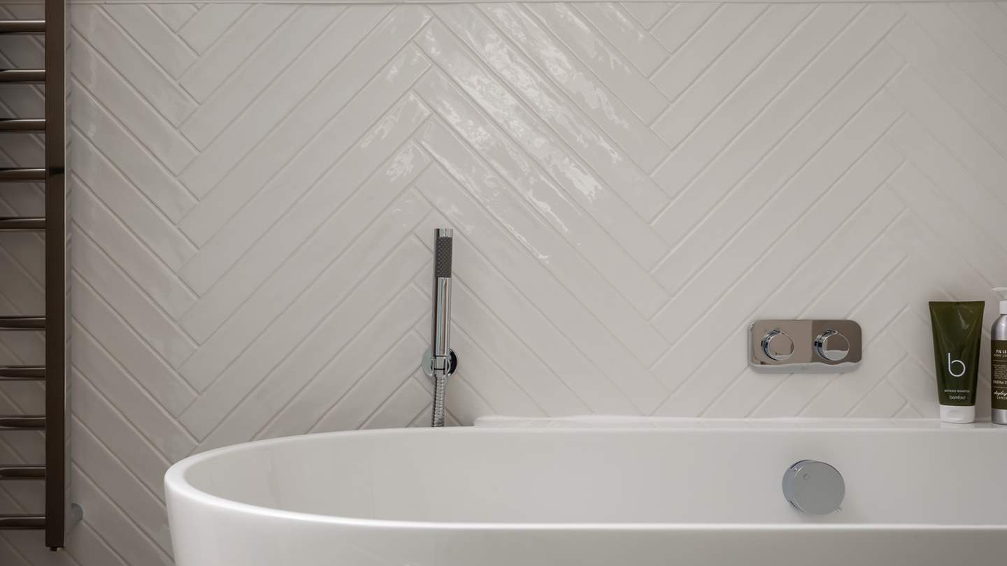 Bubble-topped soaks await...