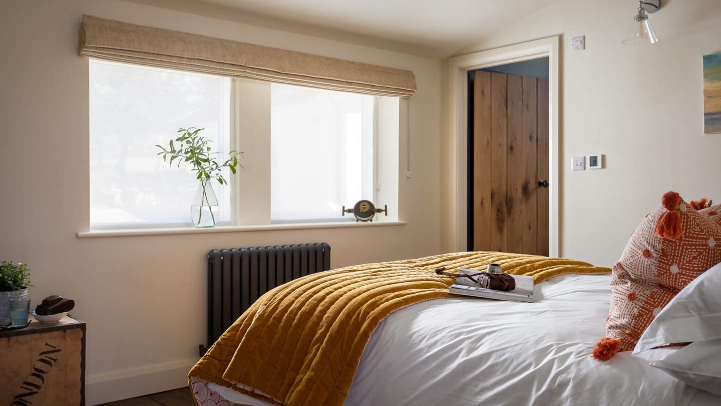 With an en suite, this is a fabulously cosy bedroom