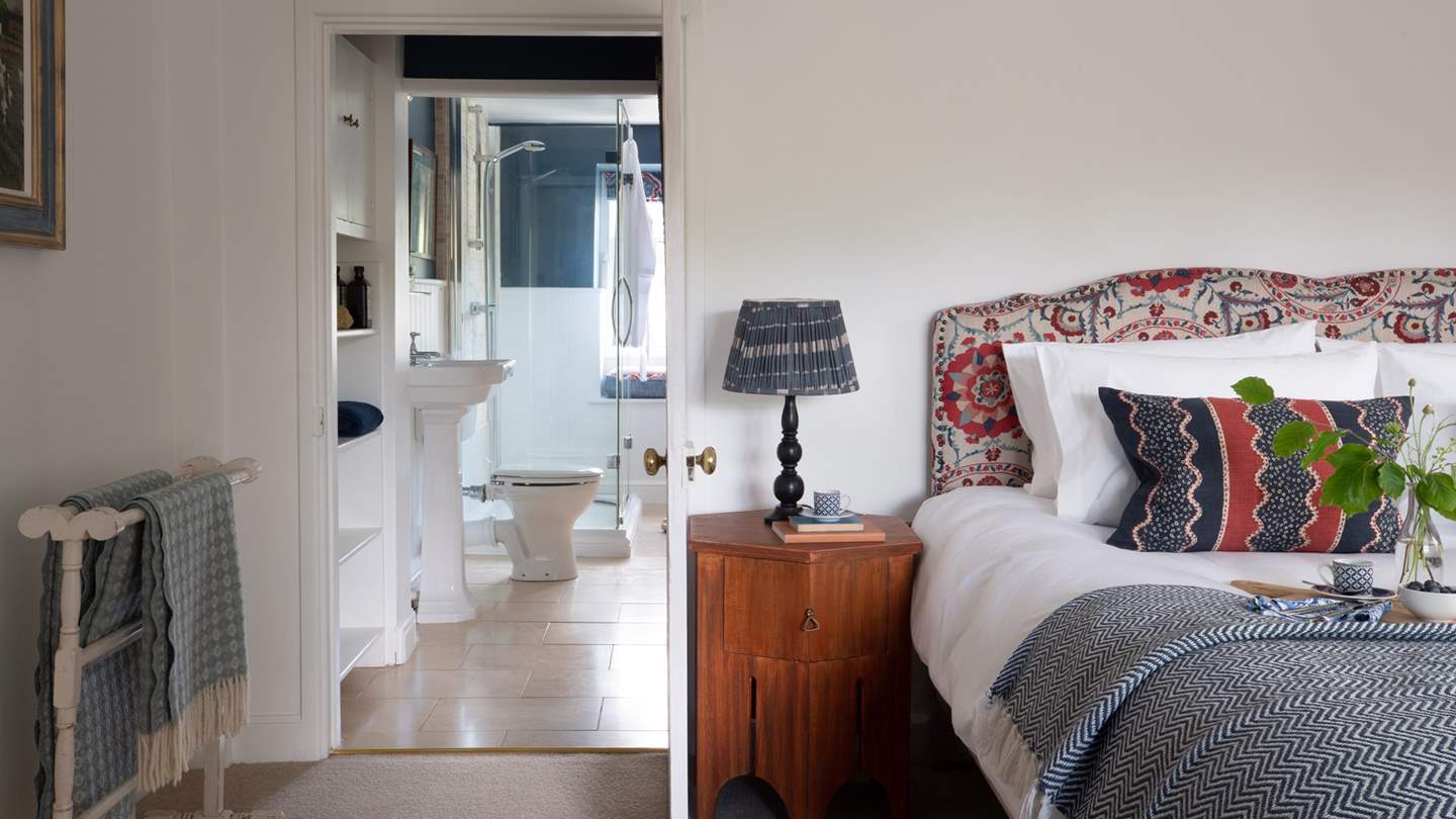 The guests of the master bedroom have a spacious en suite 
