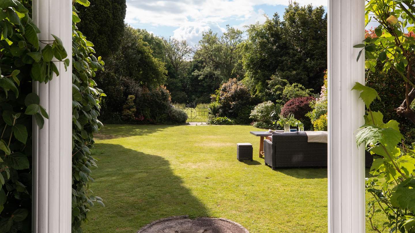 The lawns are perfectly manicured... 