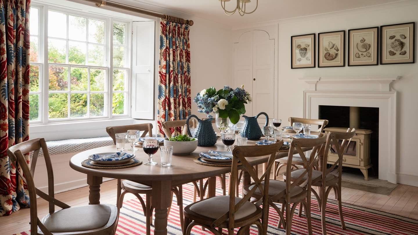 The impressive dining room 