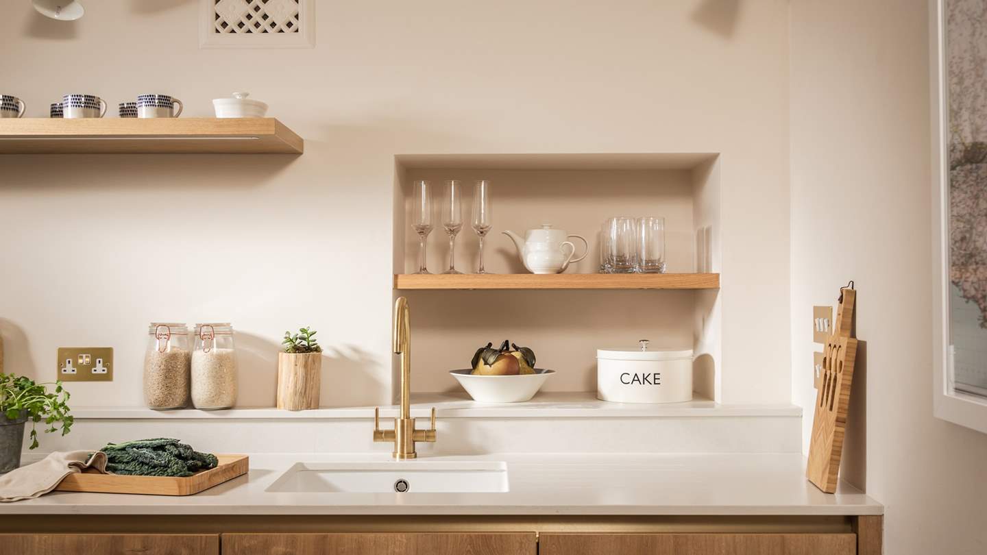 If you prefer not to cook, head into Totnes where artisan eateries await or peruse the shops in search of fresh local ingredients