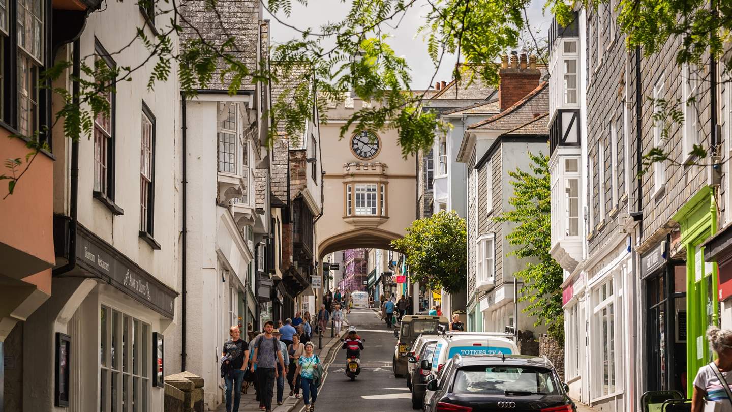 The iconic Market Square is bustling with traders every Friday and Saturday
