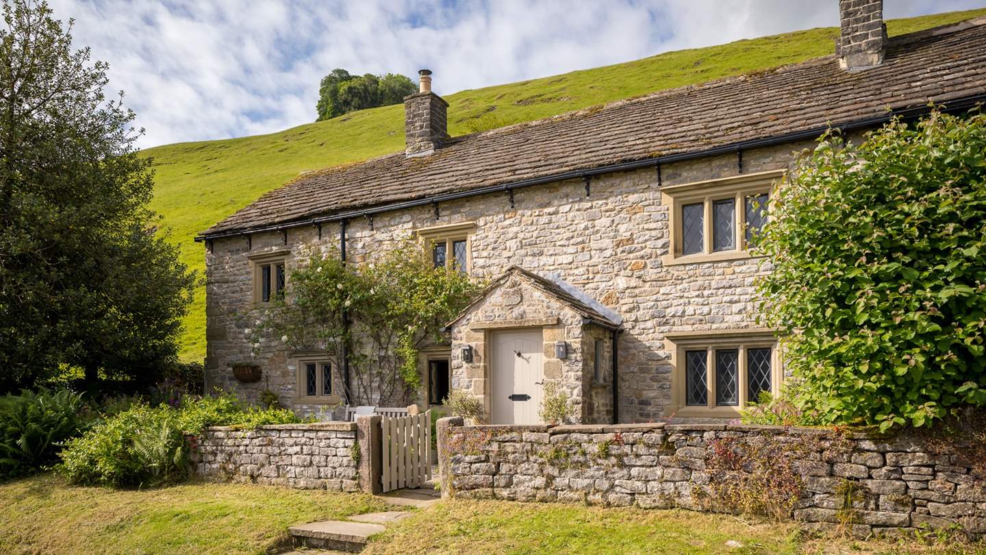 A traditional country cottage, Ivy welcomes dogs too