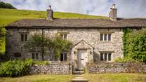 A stunningly beautiful stone cottage, Ivy Cottage is set on the outskirts of Castleton