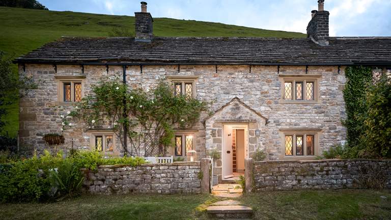 Ivy Cottage - Sleeps 6 + cot - Castleton