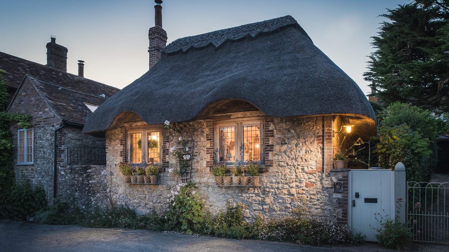 Welcome to Olea, our charming thatched cottage in West Sussex