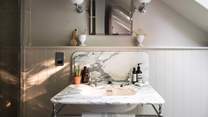 The darling marble sink 