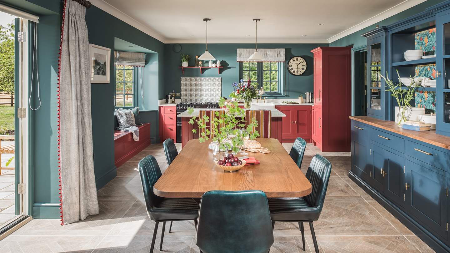 We adore the beautifully bold tones used throughout Meriton 