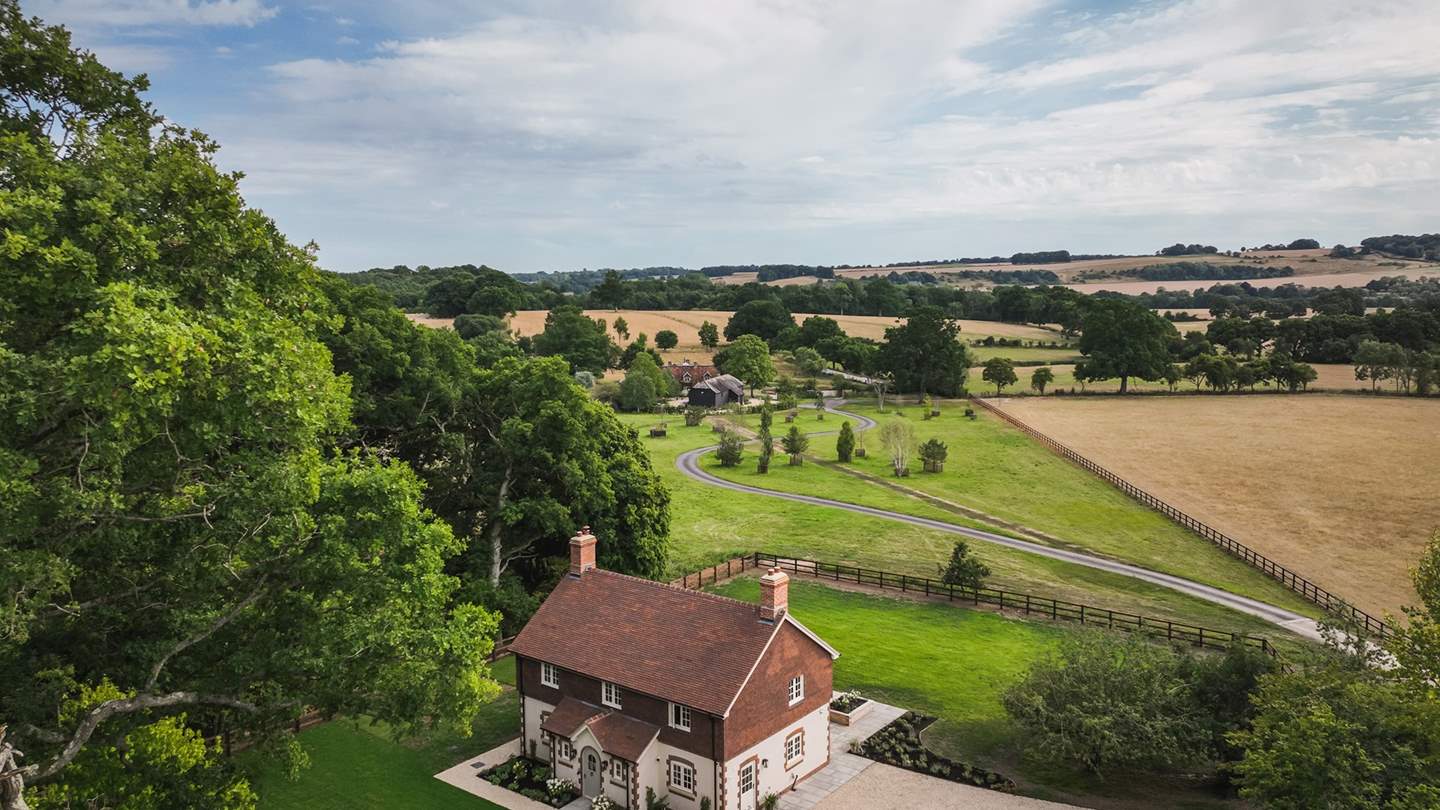 Perfect for multi-generational stays, Meriton can be booked alongside Longbourn, which is a short walk from the retreat 