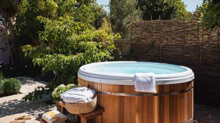 The bubbling hot tub is oh-so-inviting after a long walk...