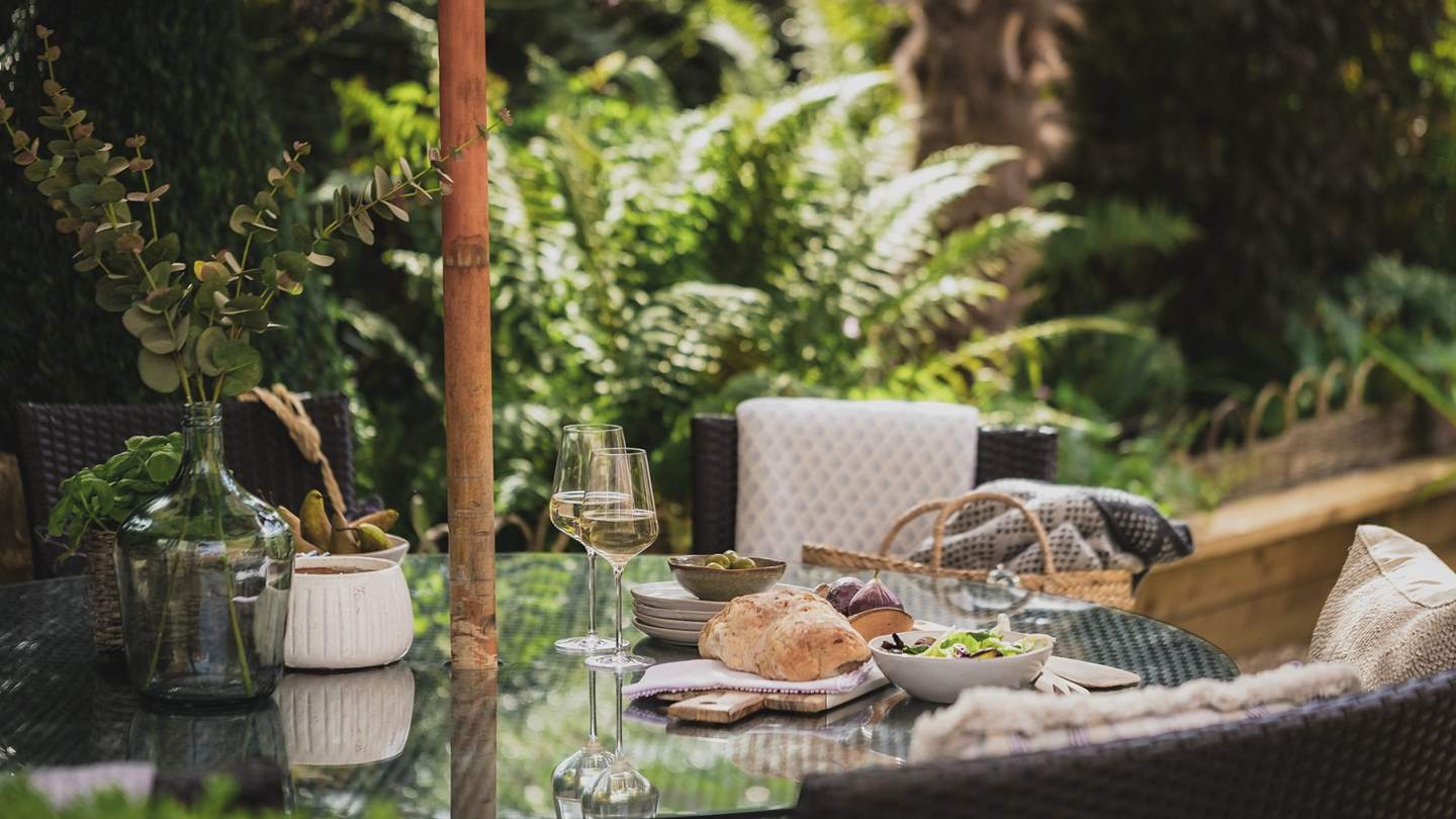 Savour alfresco delights at golden hour... 