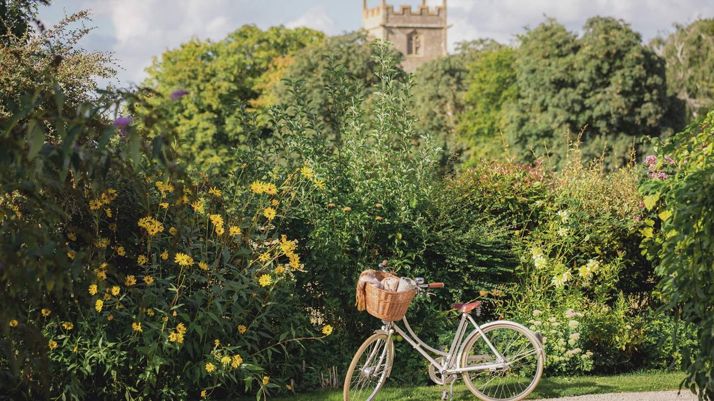 Nestled in the delightful market town of Chipping Campden, Inca is perfectly positioned to explore the postcard-pretty villages and towns laced throughout the Cotswolds... 