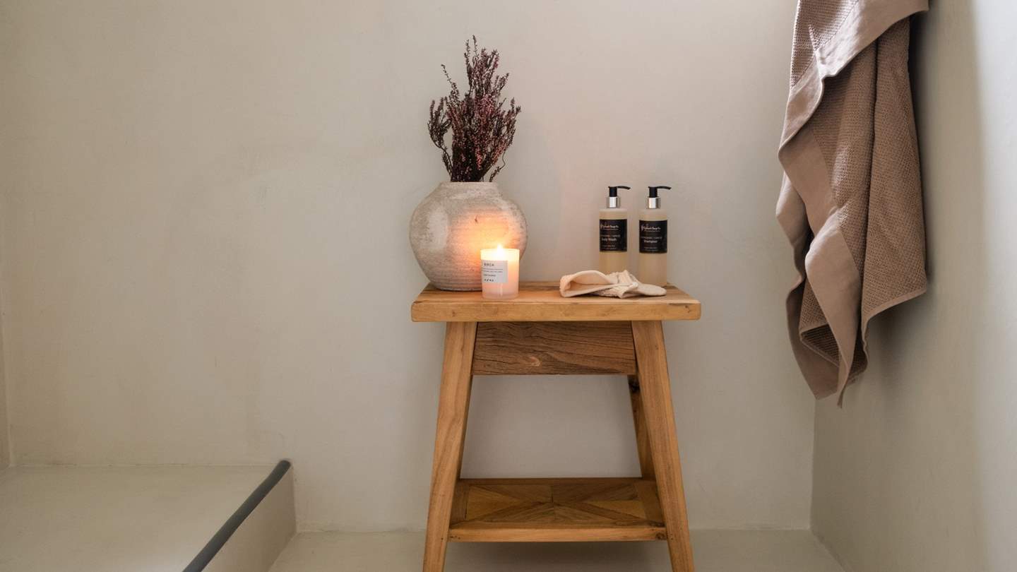 Black Box Cabin ensures ethereal escape designed to soothe the soul