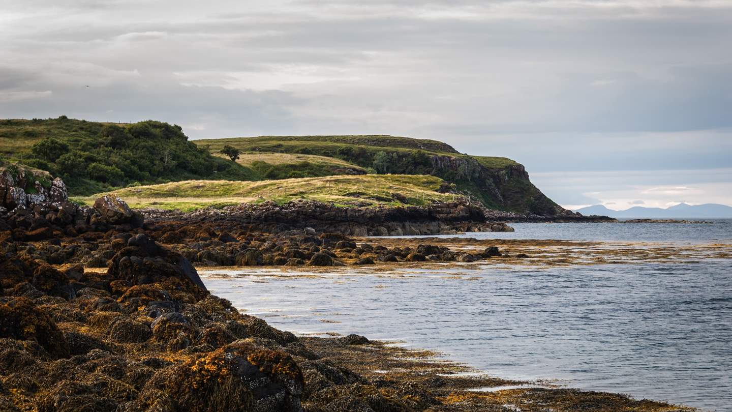 Situated on the North-western corner of Skye, Black Box Cabin sits within the valley of Glendale