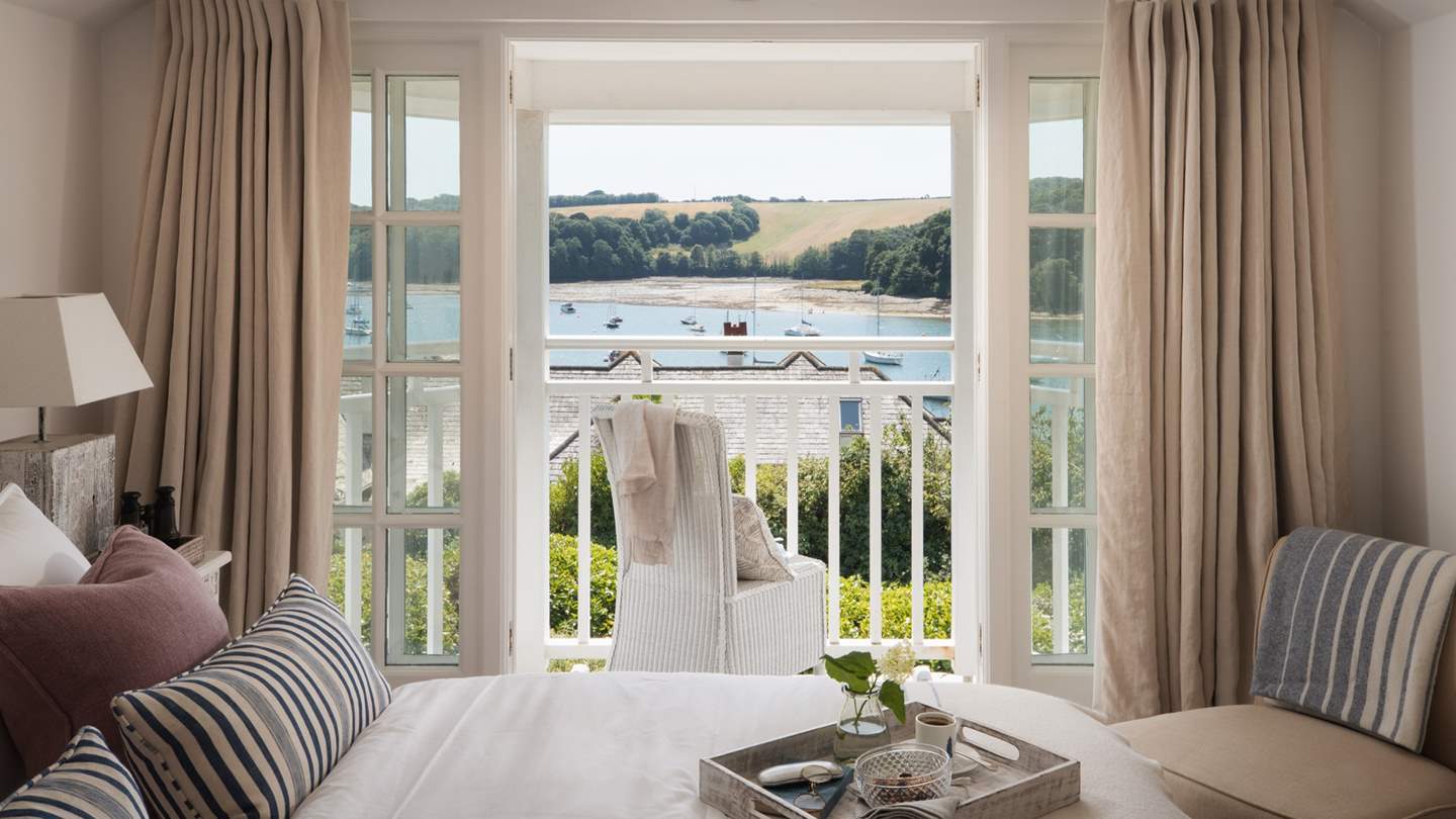 With glorious river views, this dreamy dwelling is the epitome of coastal luxury… 