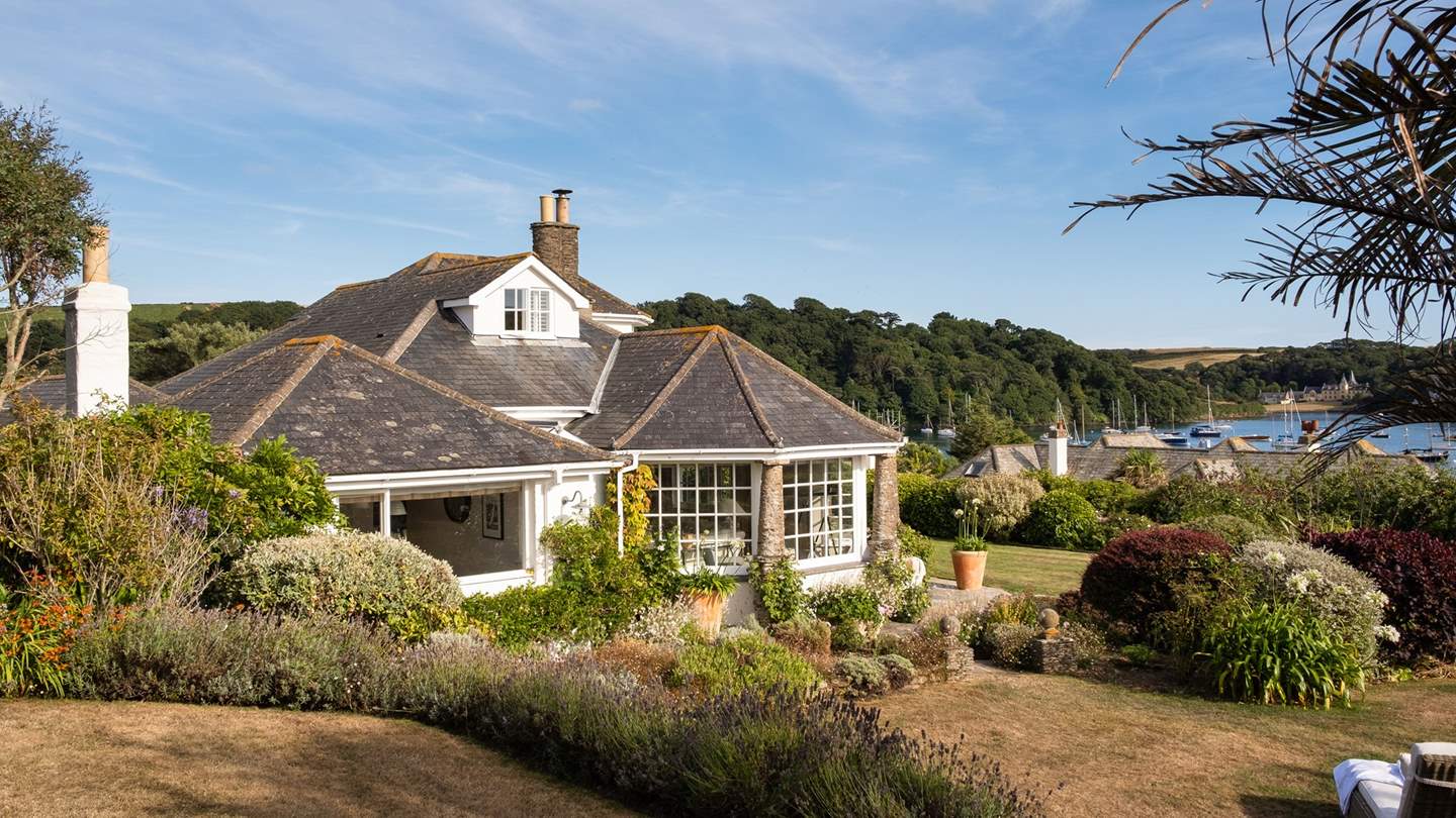 The dreamy seaside vistas are sure to capture your heart... 