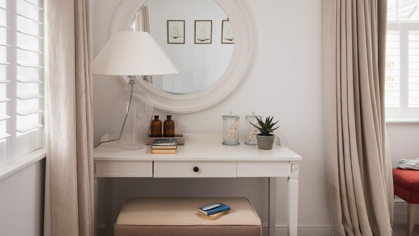 The coastal theme throughout is simply timeless