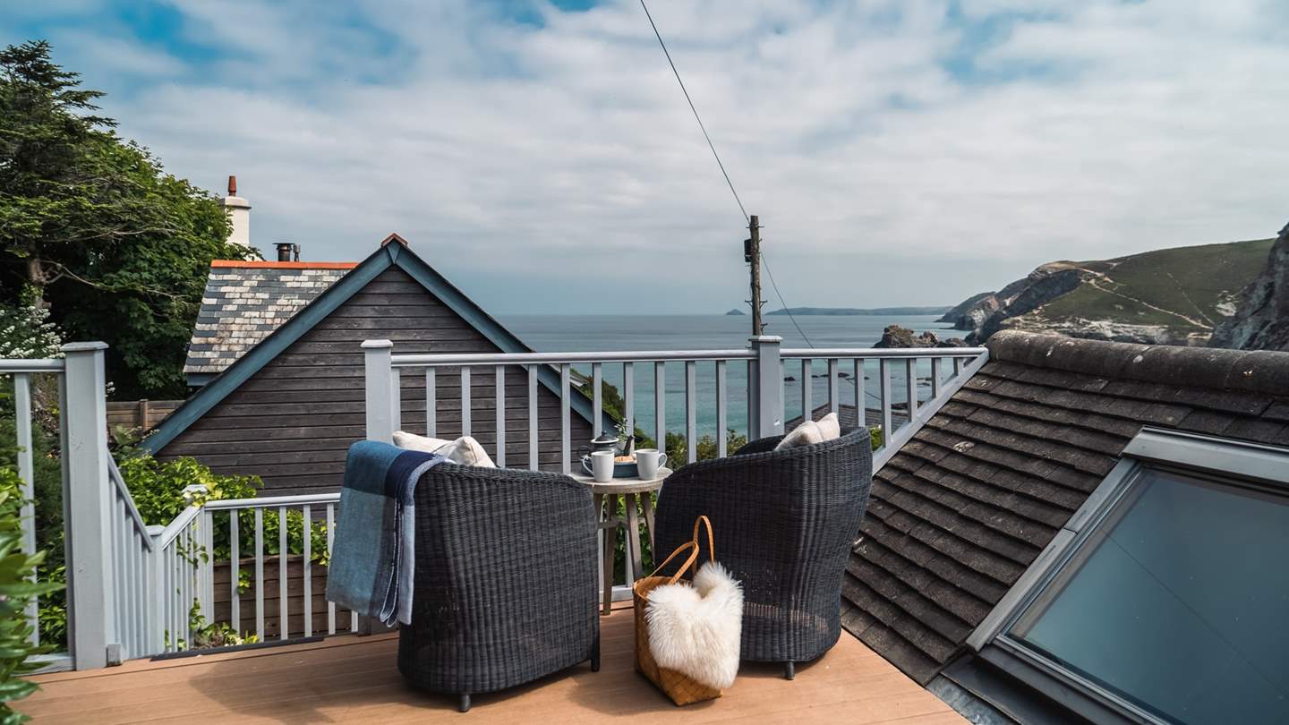 With stunning sea views, this is an idyllic spot to stargaze with the gentle melody of the ocean for company...