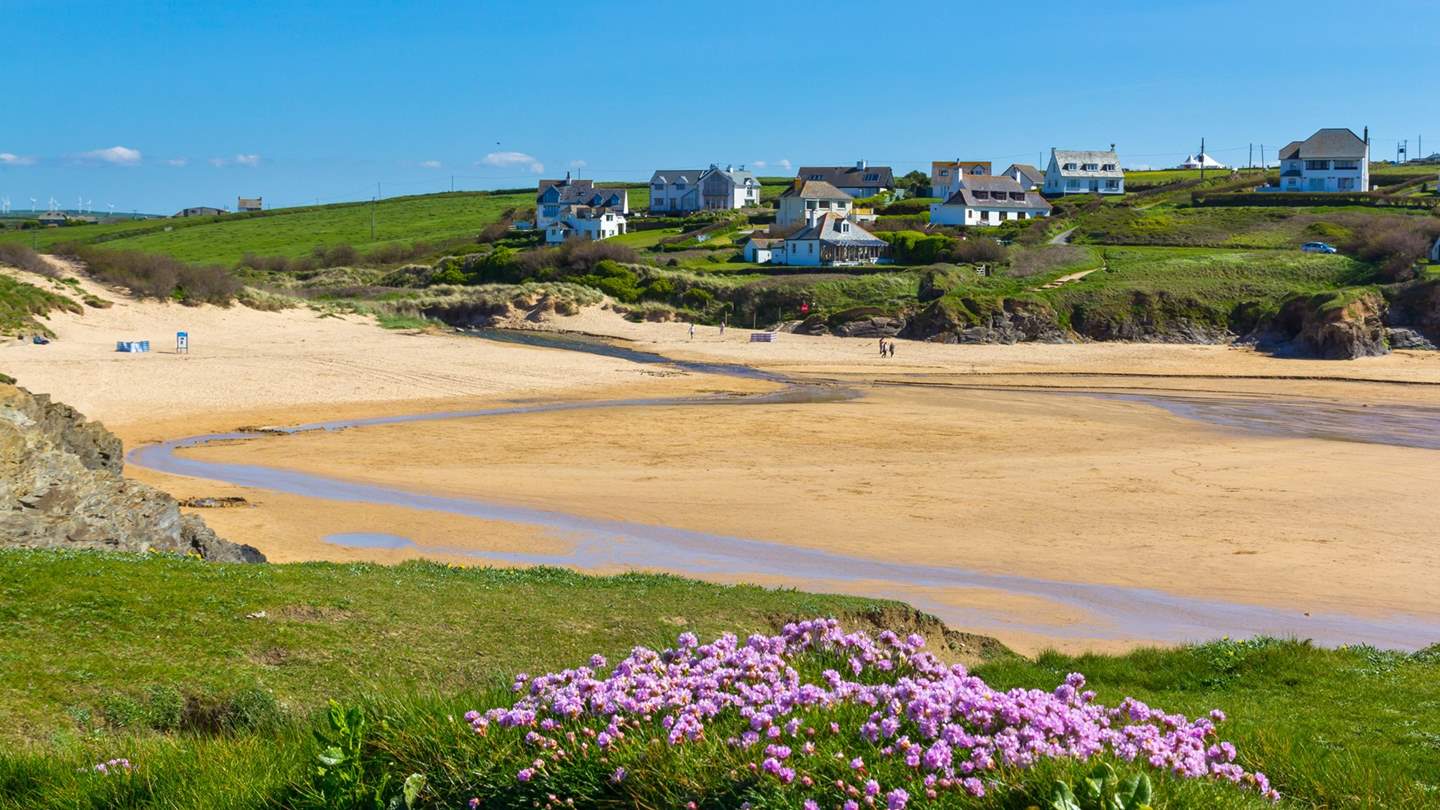 Discover a plethora of jaw-dropping beaches close by, including the golden Treyarnon Bay...