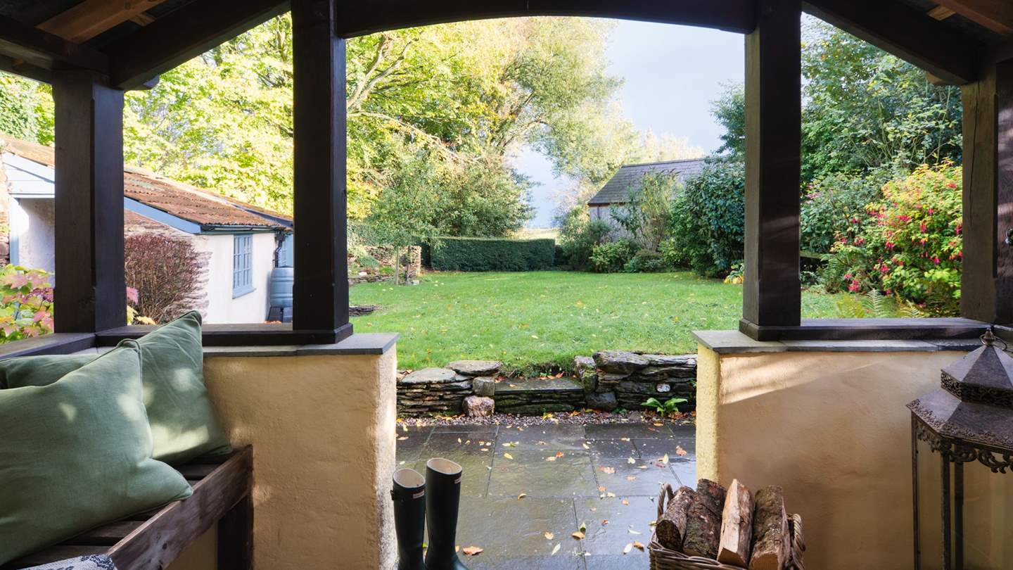 Uncover the idyllic garden space where blissful staycation moments await...