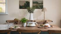This stunning rustic table is perfect for lazy brunches