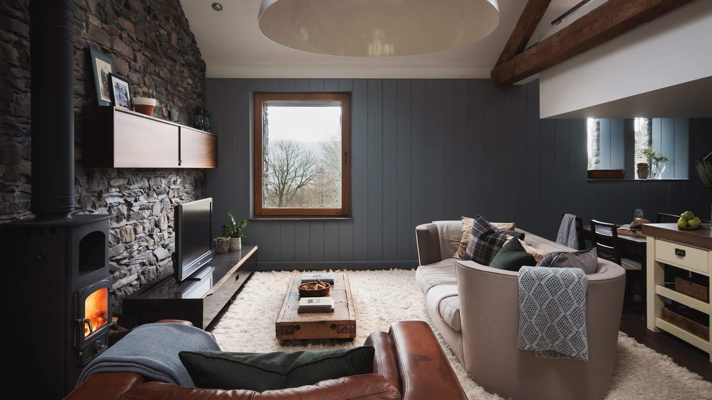 With two divine dwellings residing within this unique setting, this quaint escape is wonderful for both multi-generational stays and getaways with friends