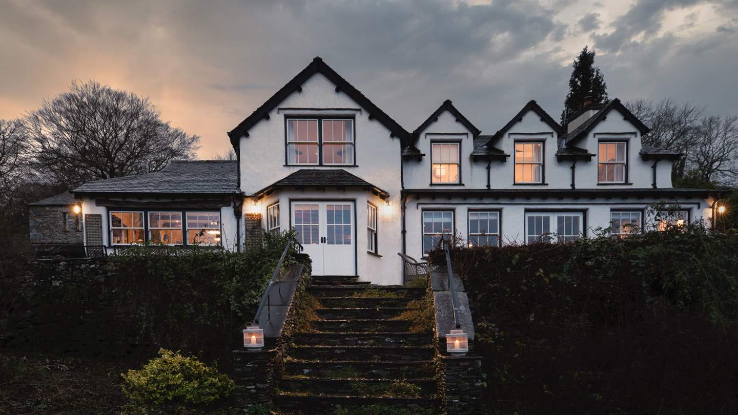 Outrake Farm looks even more spellbinding in the hours of dusk...
