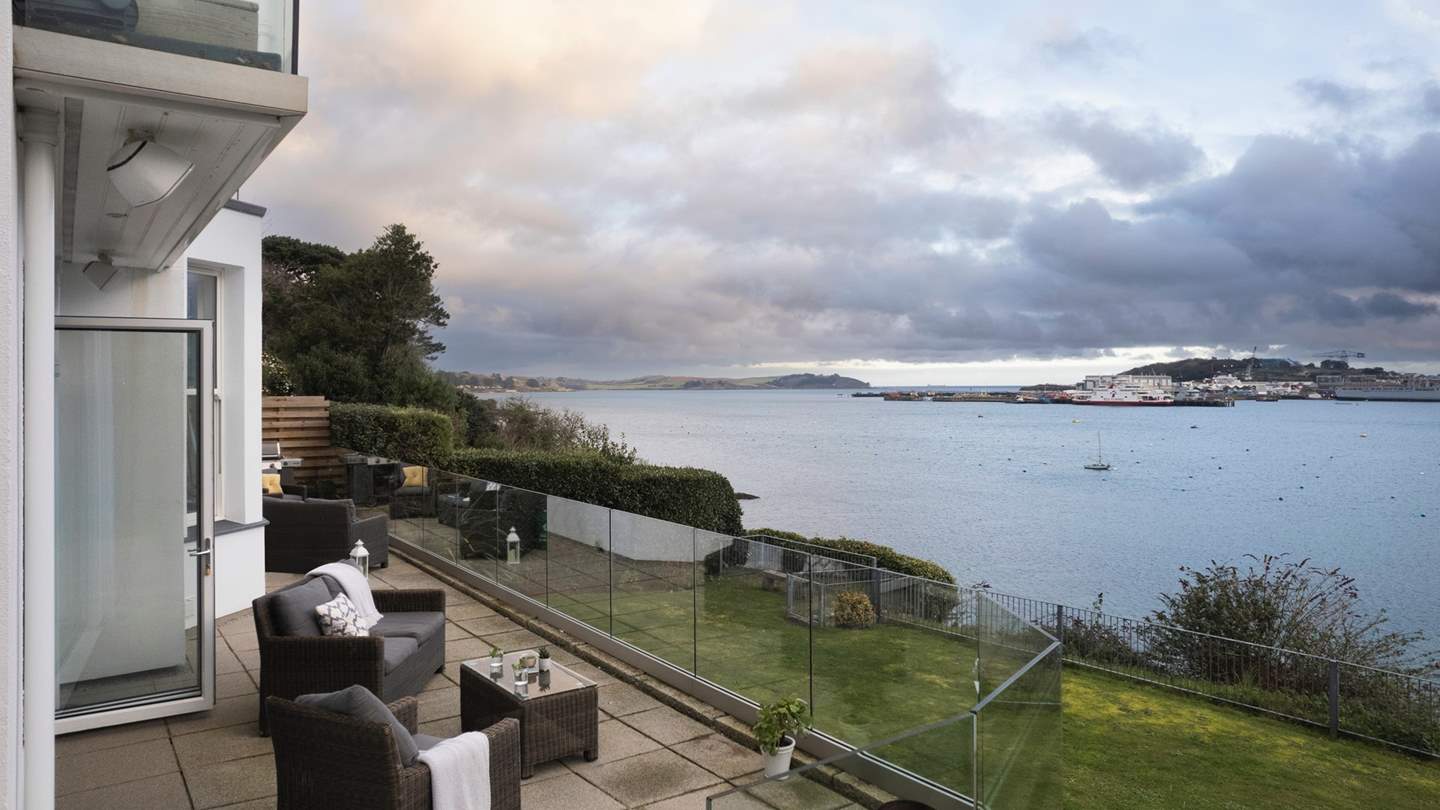 Step outside to uncover a little piece of paradise, with mesmerising views across the River Fal and the Carrick Roads
