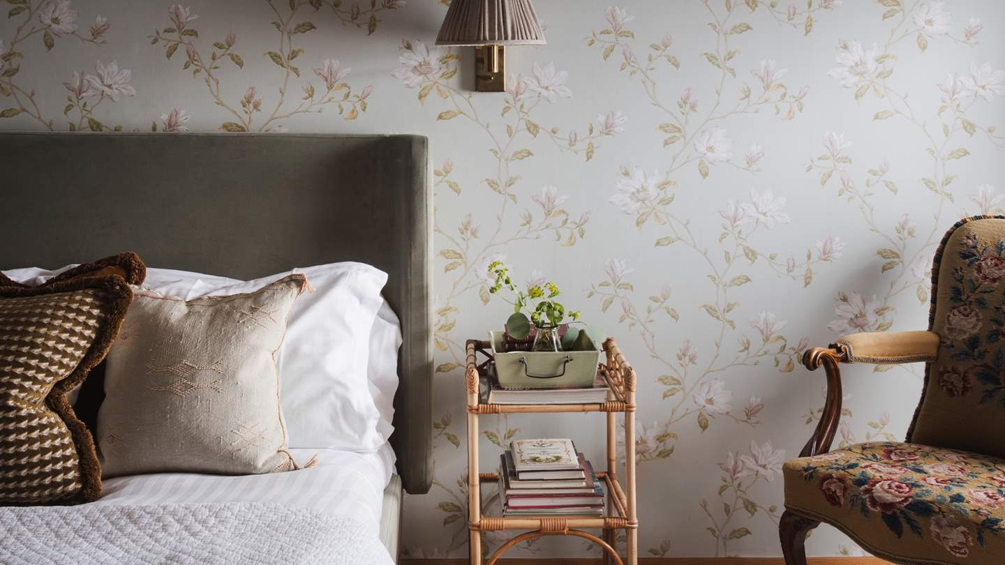  Encouraging moments of leisurely rest and relaxation