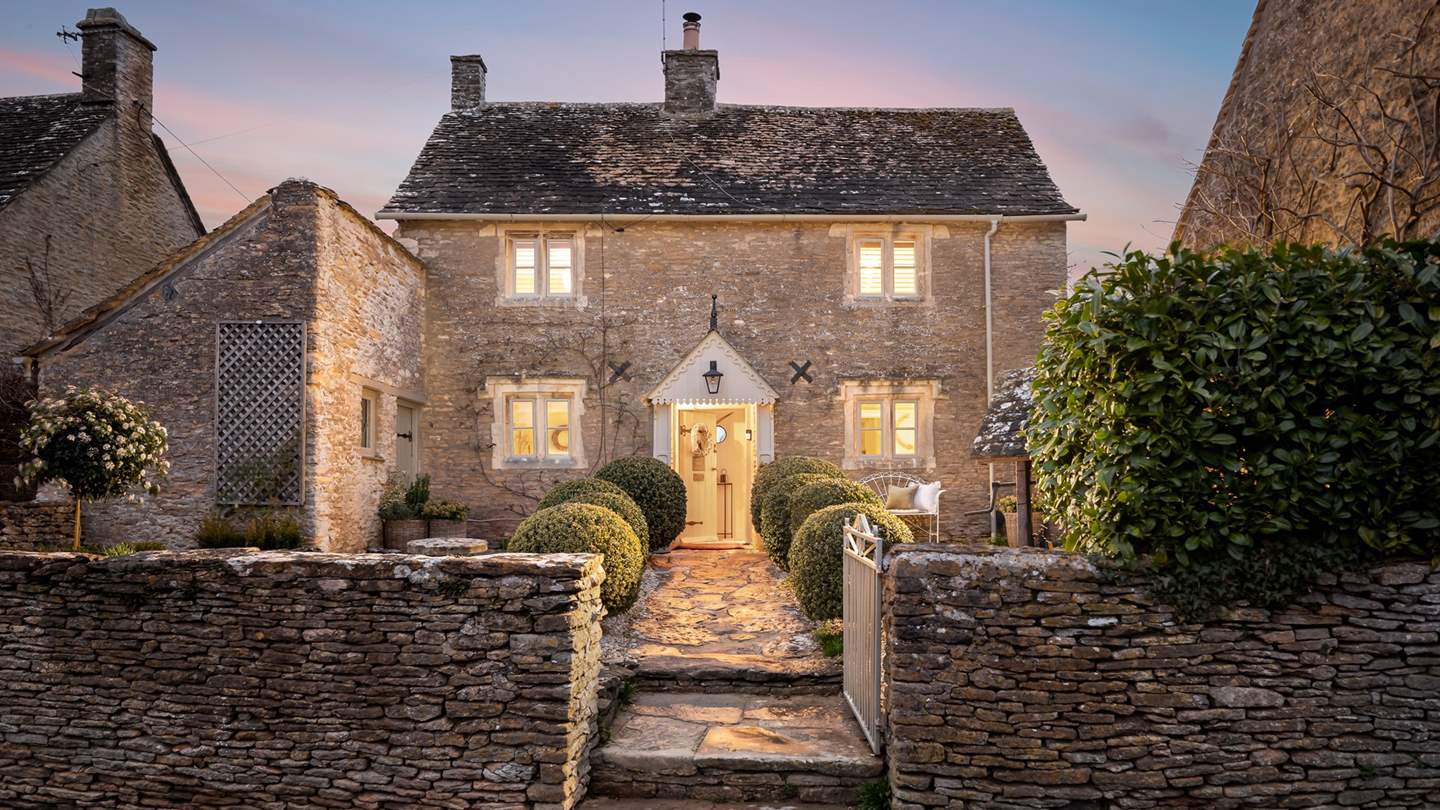 Set in the picturesque village of Southrop, you will find our heavenly, golden-hued abode